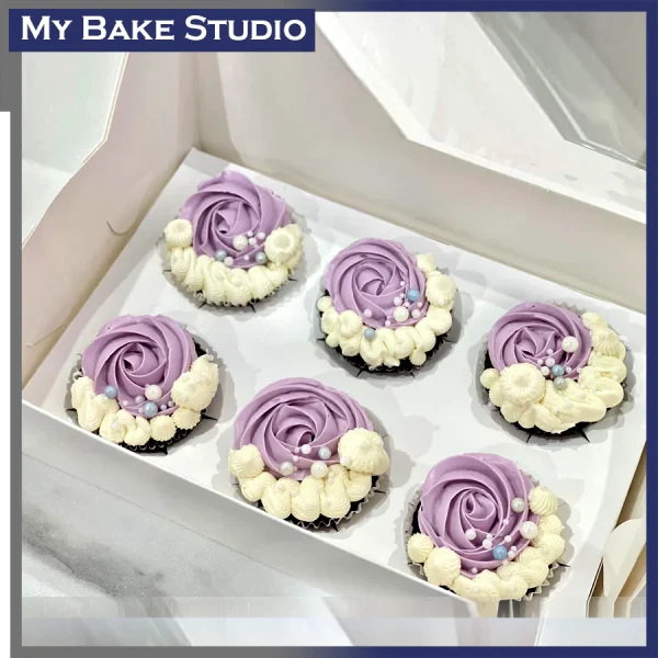 Swirly Pearly Cupcake