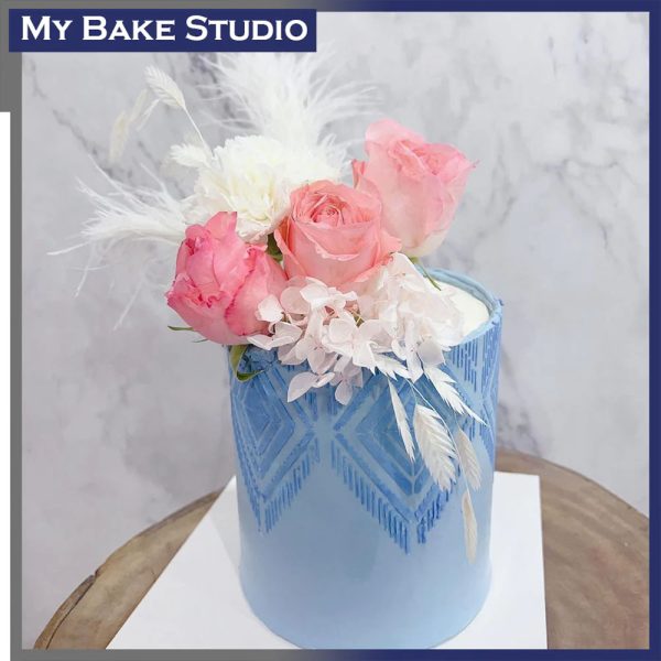 Daphne Petal Rose Cake