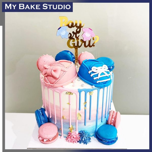 Gender Reveal Drip Cake