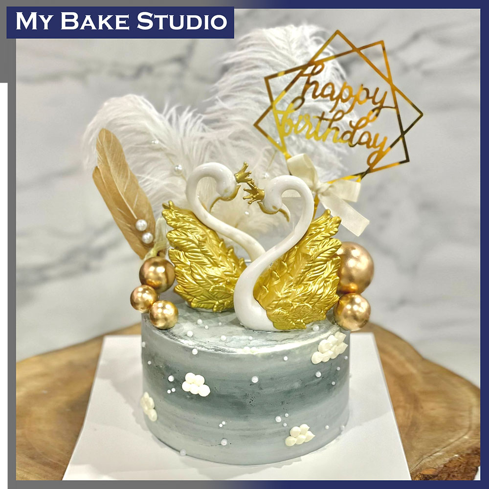 Golden Swan Cake-img1