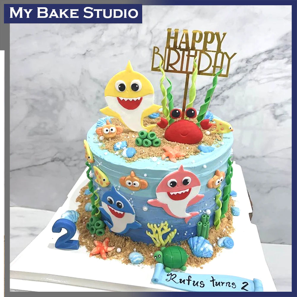 Shark Family Cake-img1