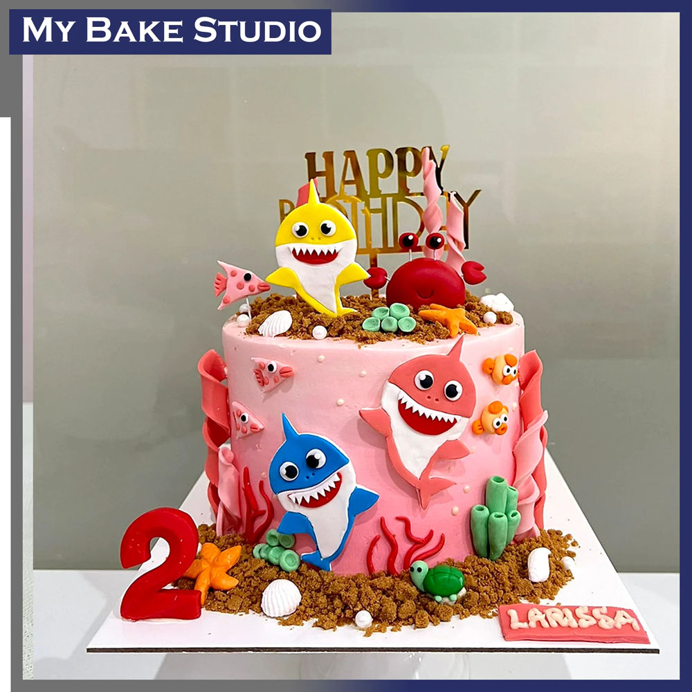 Shark Family Cake-img2