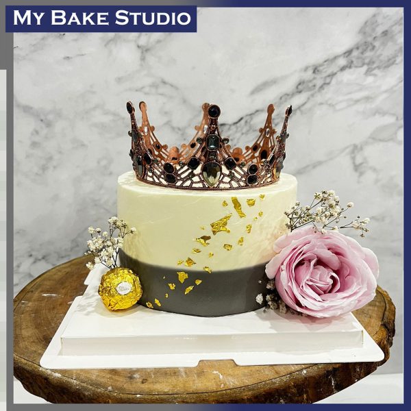 Queen Rose Cake