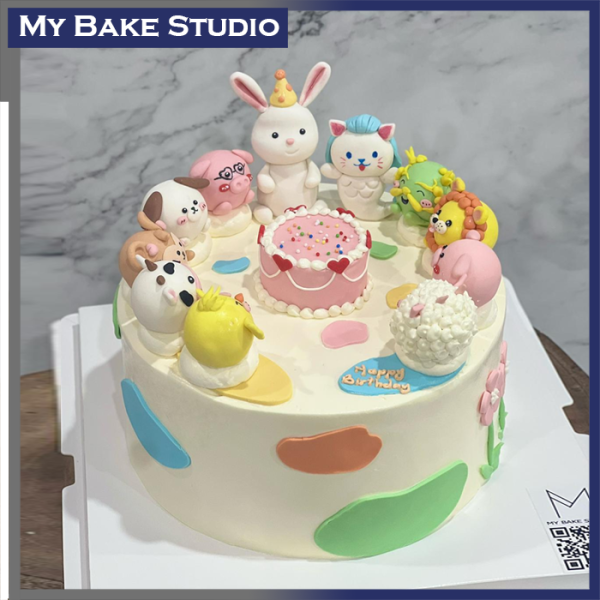 Safari Party Around The Cake