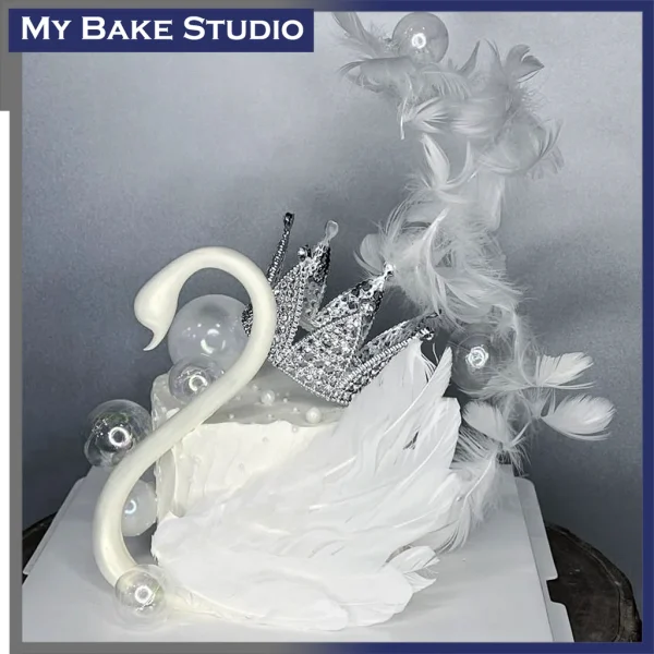 The Grand Swan Cake