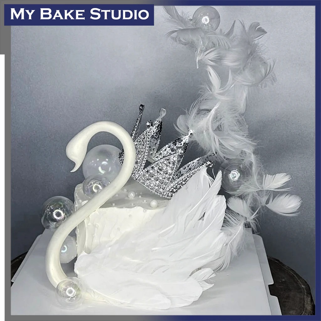 816TheSwanQueenCake_1024x1024