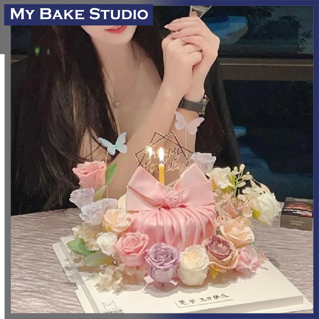 831RosePresentCake01_1024x1024